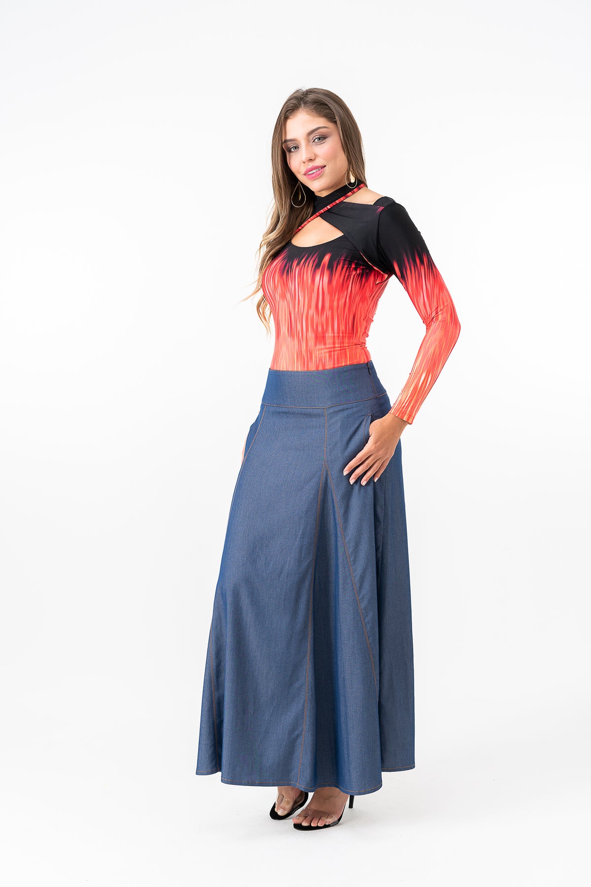 Body Feminino Estampado em Tons de Fogo com Detalhe nos Ombros