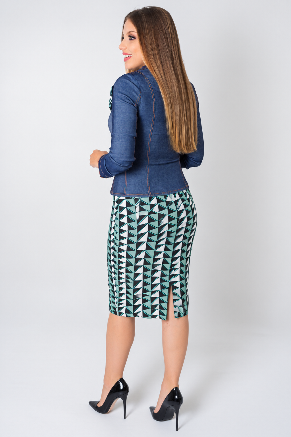 Conjunto de Jaquetinha Jeans e Saia Detalhes em Crepe verde