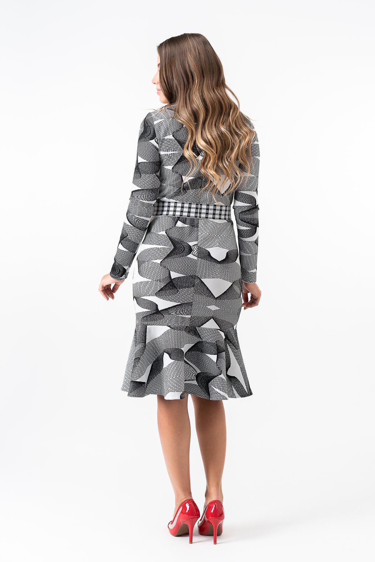 Vestido Manga Longa Preto/Branco Com Faixa