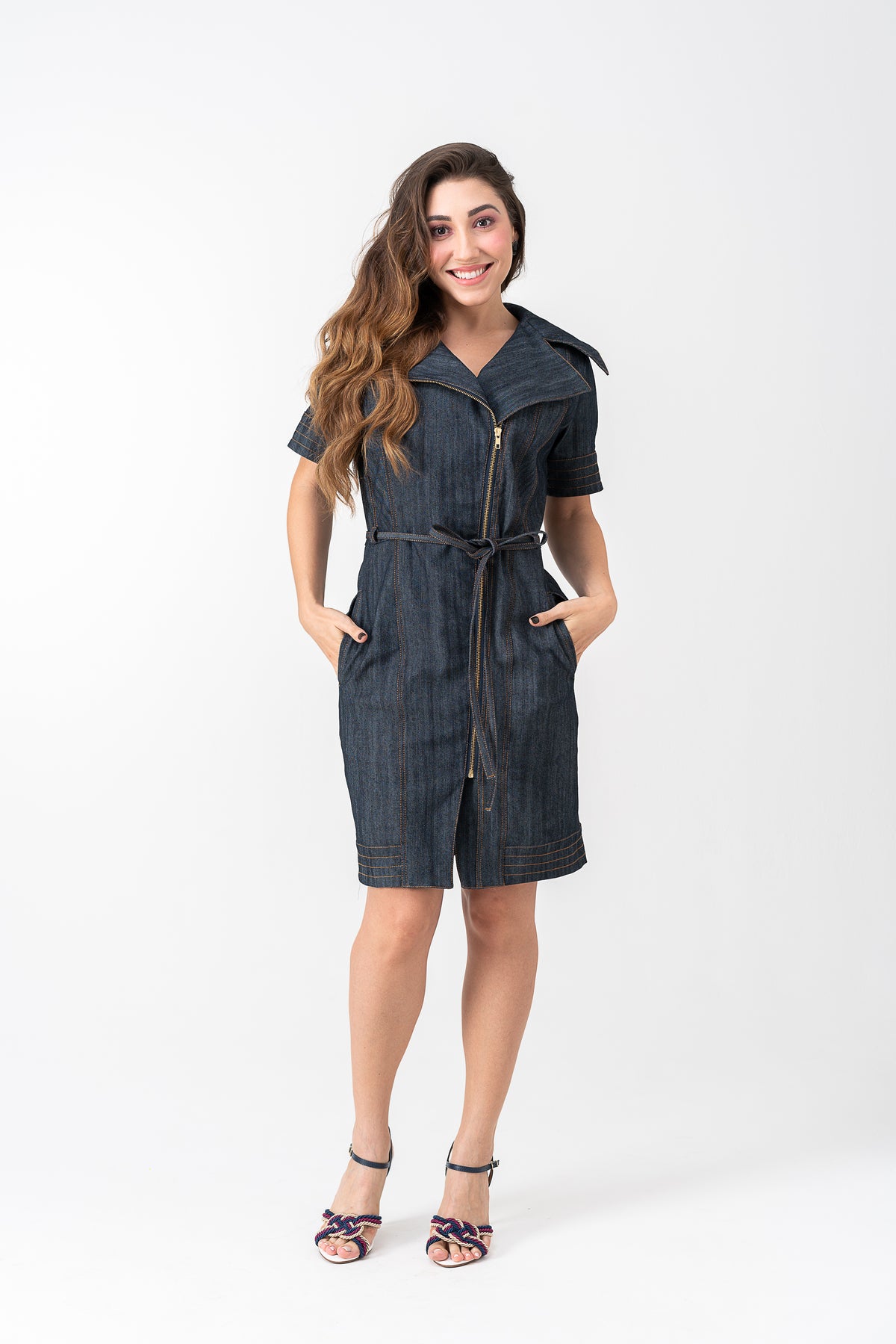 Vestido Jeans Midi com Bolsos e Elastano