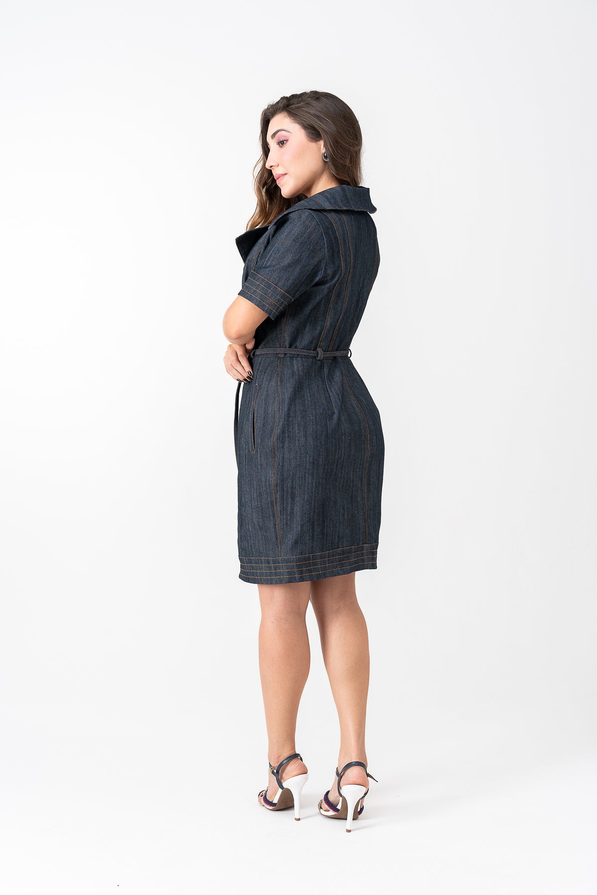 Vestido Jeans Midi com Bolsos e Elastano