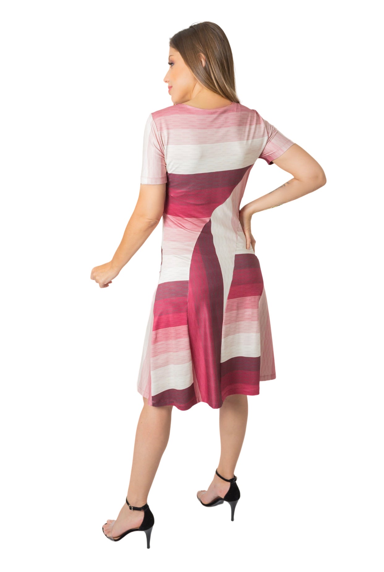 Vestido de Verão Com Recortes Elegance