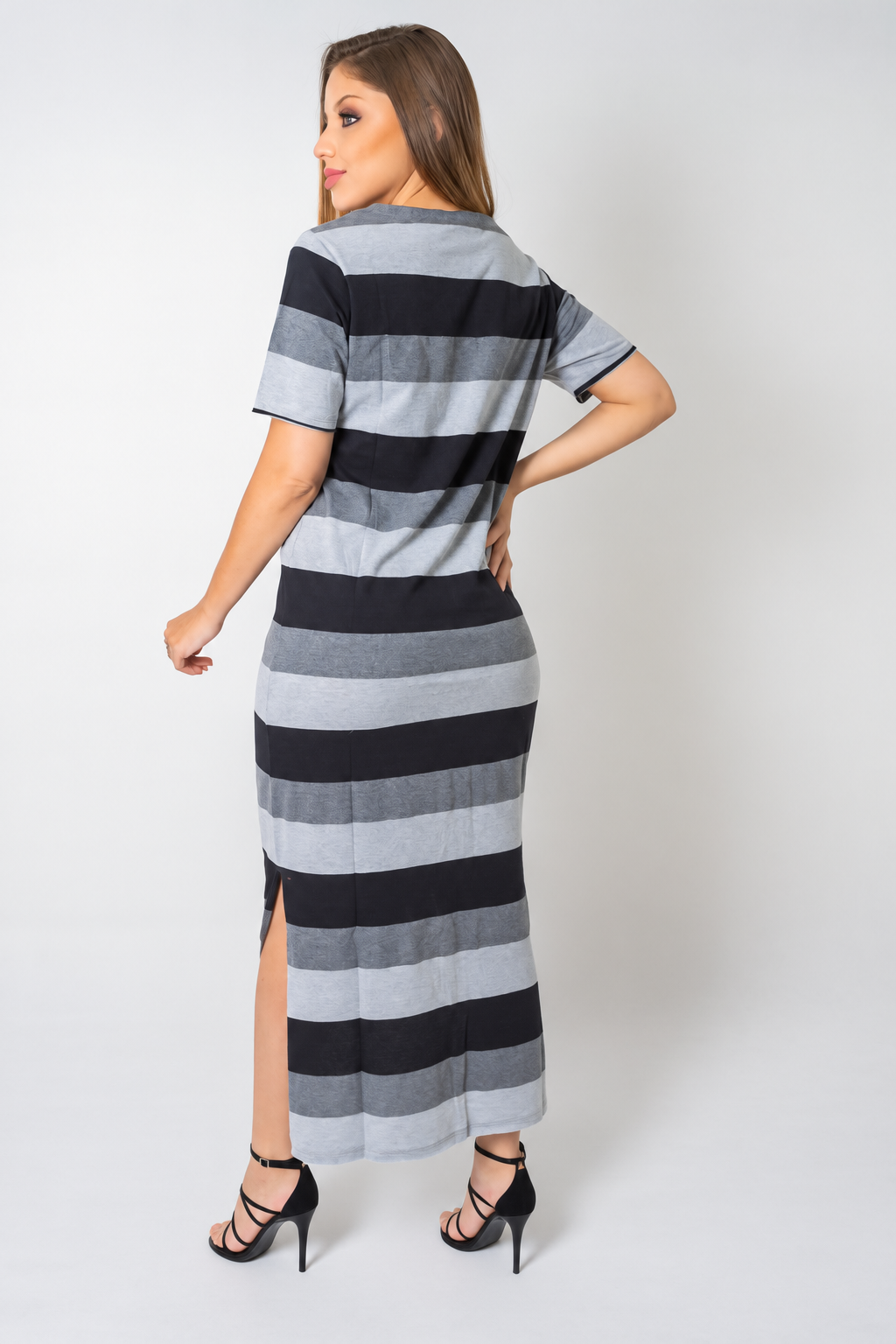 Vestido Camiseta Casual Longo Listrado em Malha Listrado