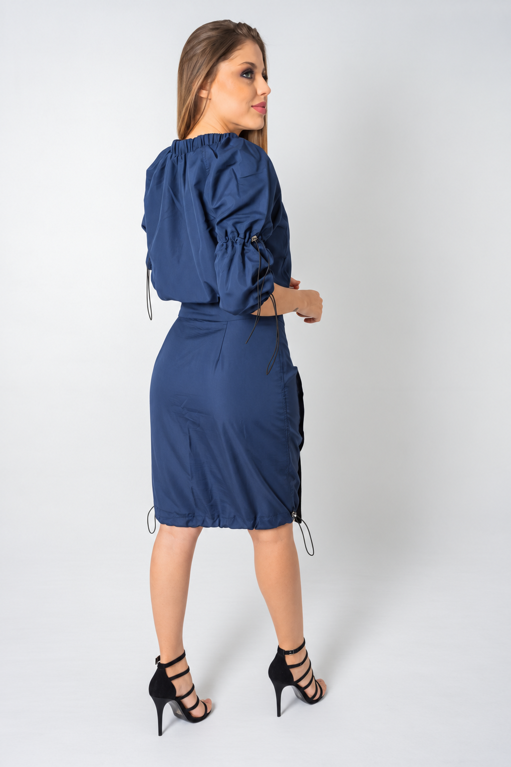Conjunto de Saia Cargo e Blusa Estilo Contemporâneo