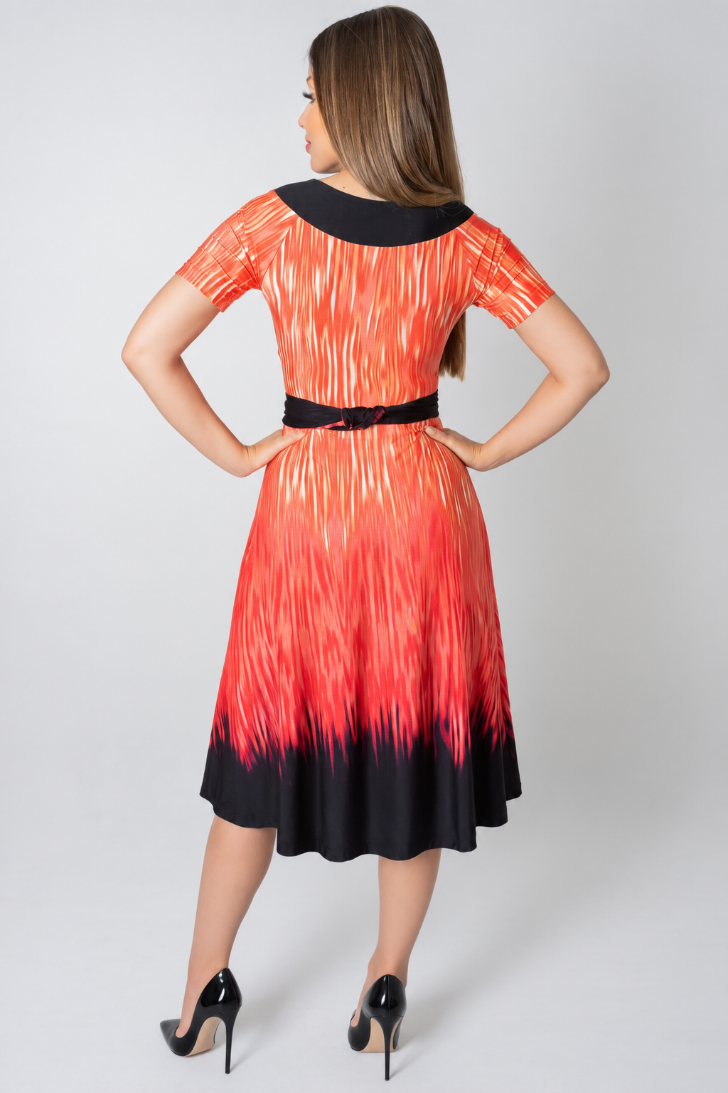 Vestido Estampado Com Barrado Preto