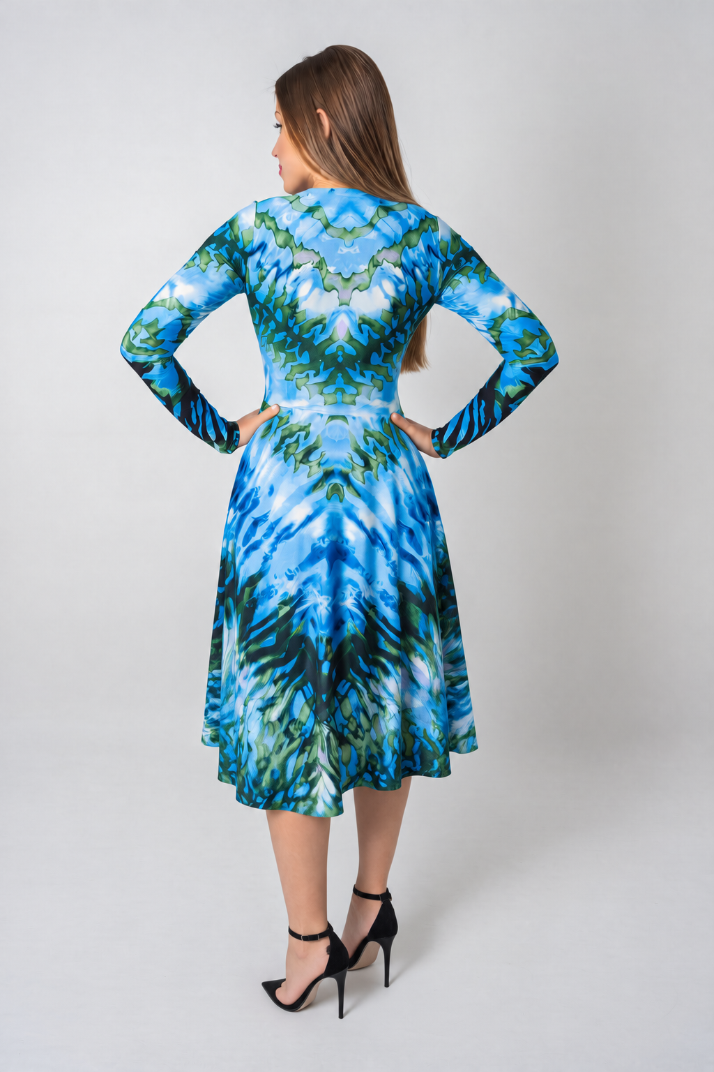 Vestido Estampado Azul em Detalhes Preto