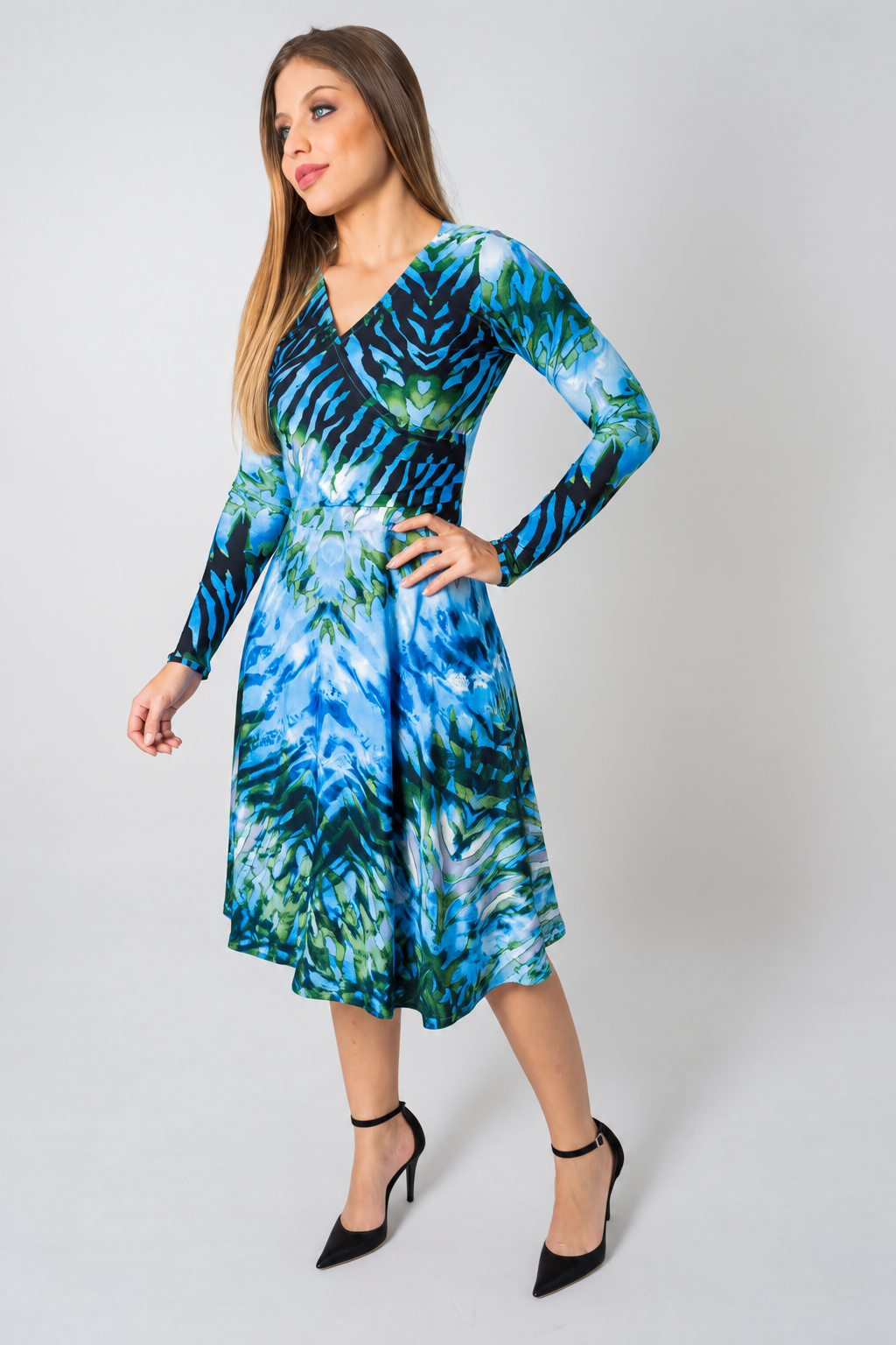 Vestido Estampado Azul em Detalhes Preto